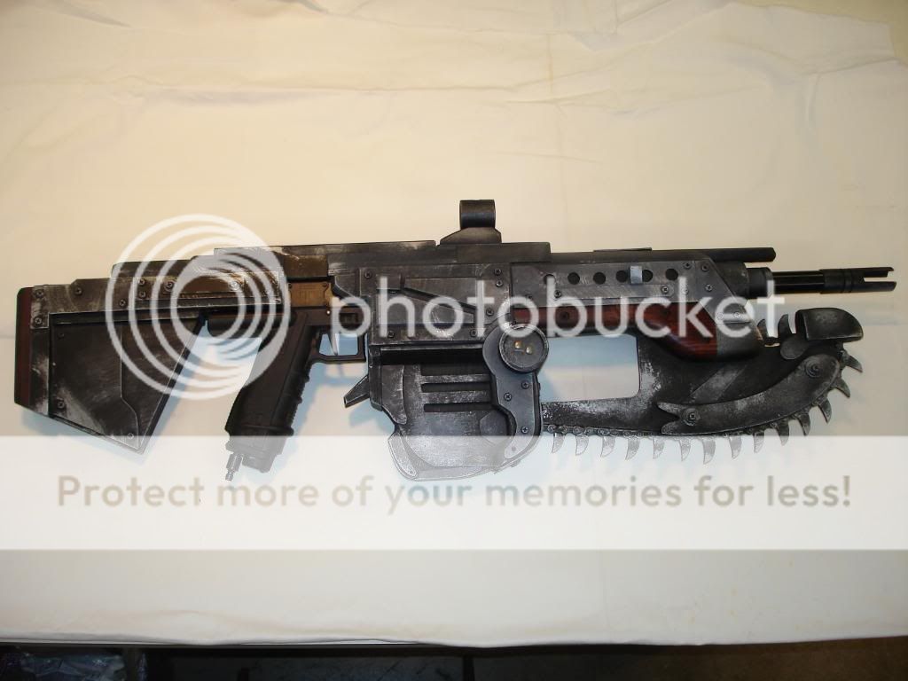 Gears of War "Lancer" chainsaw paintball gun